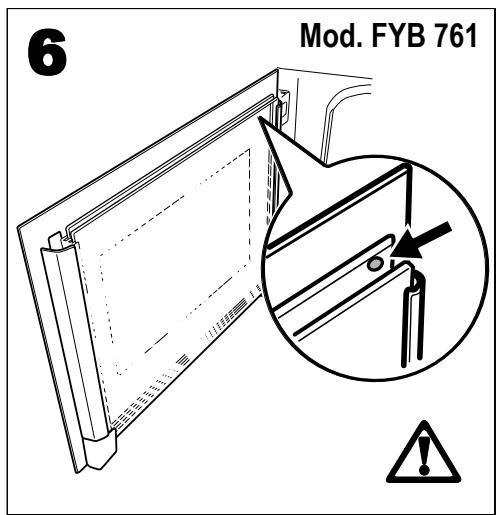 FAURE FYB761XL - Nettoyer les vitres de la porte - 8