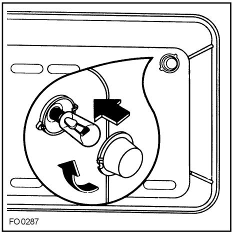 ZANUSSI ZBN 766 N - Remplacement de la lampe du four - 2