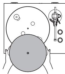 TEAC TN-280BT - Coloque la alfombrilla de fieltro en el Plato giradiscos. - 1