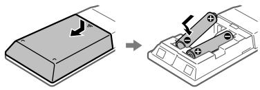 SONY MHCV11 - Insertion des piles - 1