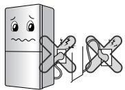 LG-GOLDSTAR GR-F4298BLQ - Veuillez à ce que la prise d'alimentation ne soit pas orientée vers le haut ou bien coincée derrière le réfrigerateur. - 1