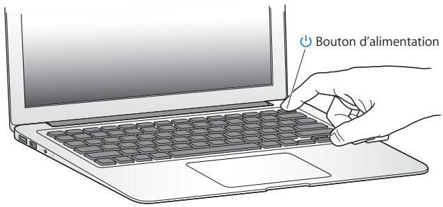 APPLE MBA CTO i7-2.2 - Étape 2: appuyez brièvement sur le bouton d'alimentation (u) pour allumer votre macbook air. - 1