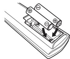 DENON DM-37 - Insertion des piles - 2