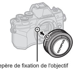 OLYMPUS E-M10 MKIV NU ARGENT - Fixation d'un objectif sur l'appareil photo - 4