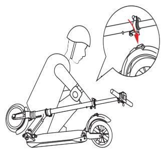 E-TWOW Boost ES - Schritte zum Einklappen des Rollers: - 2