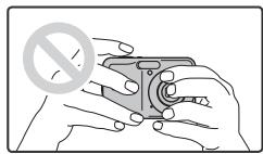 FUJIFILM FINEPIX A 180 - Comment tenir l'appareil photo - 2