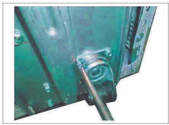 THOMSON CONGELATEUR TCHS02E - Installation des roulettes - 6