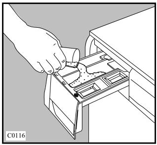 ARTHUR MARTIN AWF 1370 S ALUCO - Chargement du linge - 2