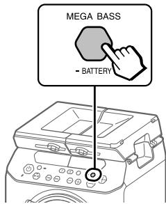 SONY COEURDECHAINEGTKPG10 - Maintenez la touche MEGA BASS - BATTERY enforcée pendant au moins 3 secondes. - 1
