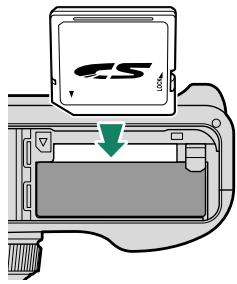 FUJIFILM XF10 - Insérez la carte mémoire. - 2
