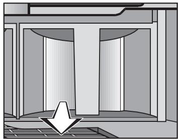 MIELE CVA 5060 TITANE - Remplir le réservoir d'eau - 3