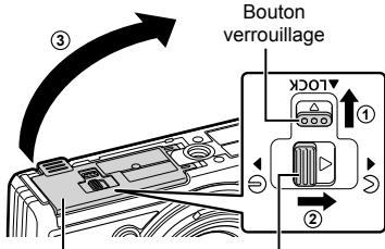OLYMPUS TG-6 - Insertion et retrait de la batterie et de la carte - 1