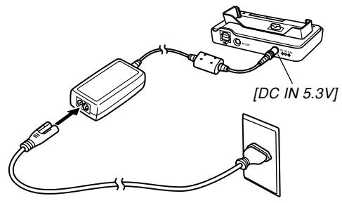 CASIO EX-Z600 - Raccordez l'adaptateur secteur fourni au connecteur [DC IN 5.3V] de la station USB, puis à une prise secteur. - 1
