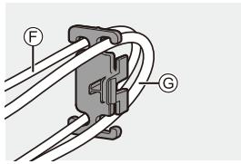PANASONIC OMe51R - Mise en place du support pour cable - 4