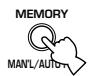 YAMAHA AV3005 - Appuyez sur la touche MEMORY (MAN'L/ AUTO FM). - 1