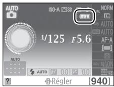NIKON D130018-55 - Vérifier le niveau de charge de l'accumulateur. - 1