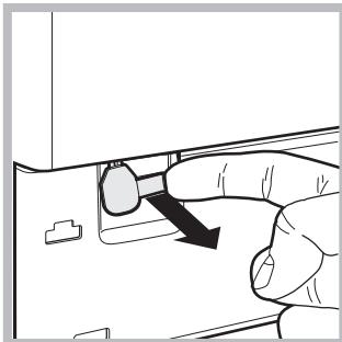 HOTPOINT-ARISTON AQGMD 149/A BLANC - Ouverture manuelle de la porte hublot - 3