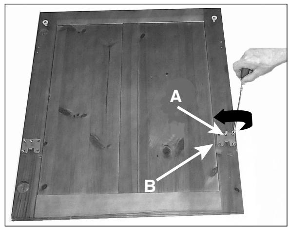 ARISTON LV67RANBDANTHRACO - Fixation des étriers à la porte en bois - 6