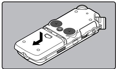 OLYMPUS STUDIO LS-11 - Insertion des piles - 1