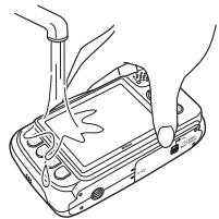 NIKKON COOLPiX - Gardez le volet du logement pour accumulator/carte mémoire fermé et rincez l'appareil photo à l'eau douce. - 2