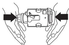 HOTPOINT-ARISTON MCK 103/HA X INOX - Nettoyage de I'infuseur - 3