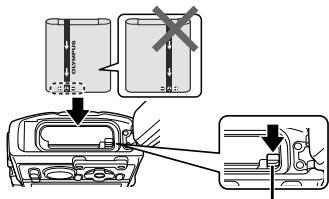 OLYMPUS KiT TG-830 - Insertion et retrait de la batterie et de la carte (disponible dans le commerce) - 2