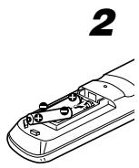 JVC HT-A9C - Insertion des piles dans la télécommande - 2