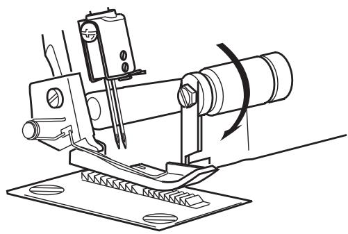 SINGER 14 SH 644 - Placement du couteau mobile en position de travail - 4