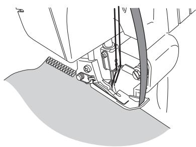 SINGER 14 SH 644 - Réalisation d'une tresse décorative à partir de la chaînette de surjet - 2