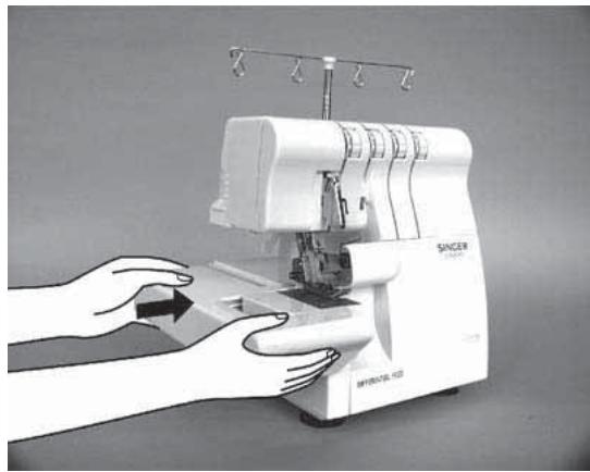 SINGER 14 SH 644 - Comment remetre le plateau devant - 4