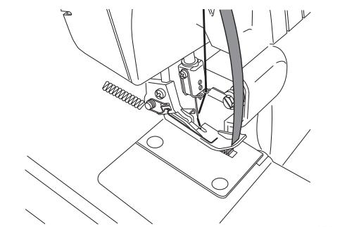 SINGER 14 SH 644 - Réalisation d'une tresse décorative à partir de la chaînette de surjet - 5