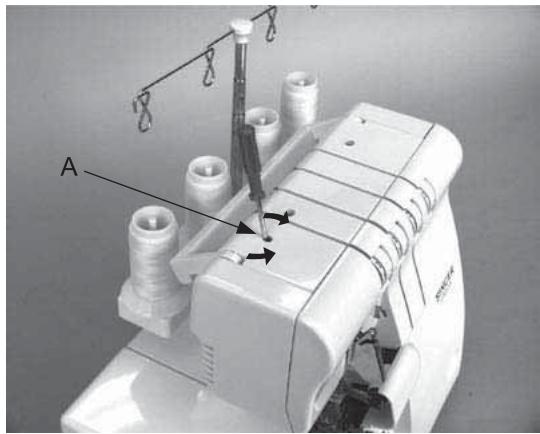 SINGER 14 SH 644 - COMMENT REGLER LA PRESSION DU PIED PRESSEUR - 3