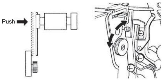 SINGER 14 SH 644 - COMMENT REGLER LA PRESSION DU PIED PRESSEUR - 2