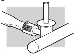 WEBER SP 310 - MISE EN GARDE : l'orifice des brûleurs (1) doit être placé correctement sur l'orifice des valves (2). - 4