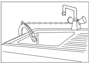 DARTY PTL6100 - Raccordement du tuyau de vidange - 3