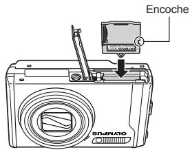 OLYMPUS MJU9000 - Insérez l'Adaptateur microSD dans l'appareil photo. - 1