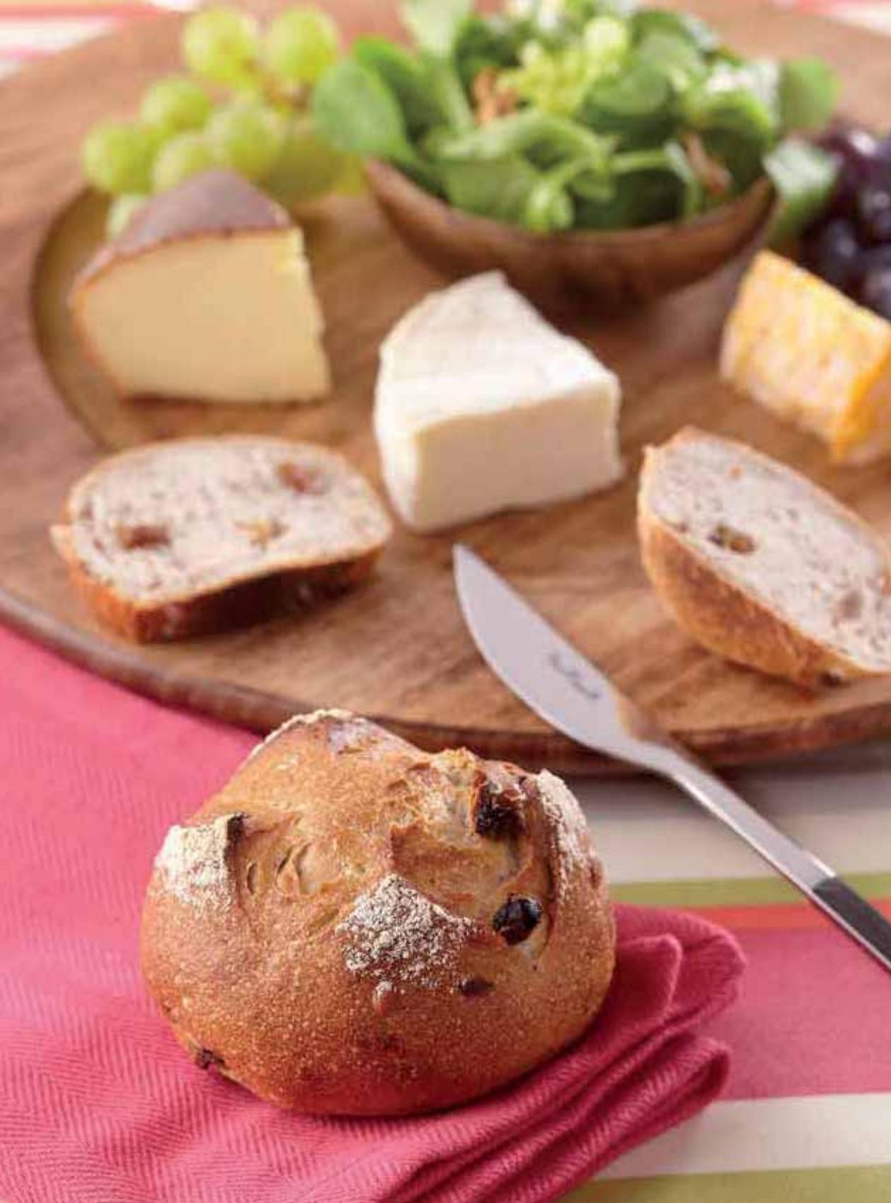 MAGIMIX 18364 C3200XL ROUGE - Petits pains aux olives et au chorizo - 1