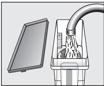 MIELE CVA 620-2 - Remplissage du réservoir de café en grains - 1