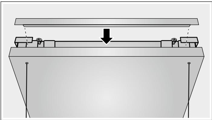 NEFF i38KHV2SO - Installer le capot du cadre - 3