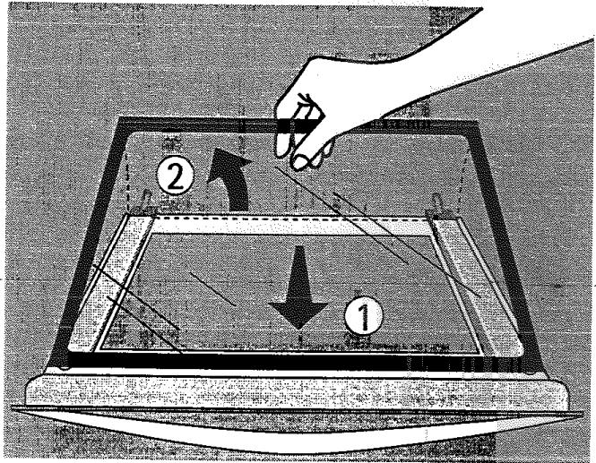 FAURE FM 608 N - Démonter la vitre supérieure de la porte - 1