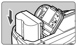 CANON EOS 208 - Ouvrez le couvercle du compartment pile. - 1