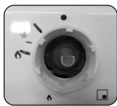 DARTY DaRryROSIERESCUISINETTETR631NOX/1 - CASE 2: regulating screw not visible (see figure 3B) - 2