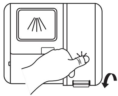 DARTY DSF15624X - Remplissage du bac à produit de rincage - 2