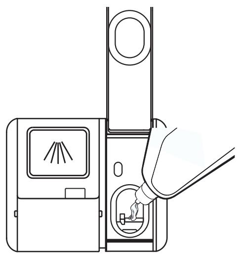 DARTY DSF15624X - Remplissage du bac à produit de rincage - 3