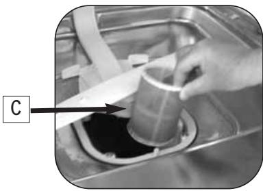SAUTER SVF41JF1 - Nettoyage des filtres à déchets - 3