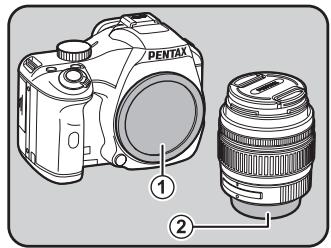 PENTAX KM+18-55+KIT+CHARG - Retirez les caches de la monture du boîtier (1) et de la monture de l'objet (2). - 1