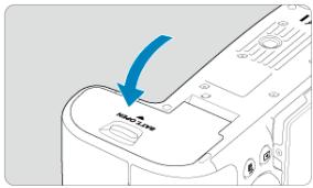 CANON R6 - Fermez le couvercle. - 1