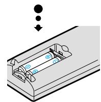 SAMSUNG HT-DM150 - Inserer les PILES de la télécommande - 2
