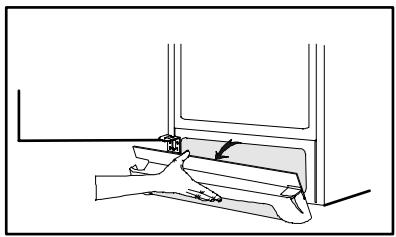 ARTHUR MARTIN ARC 3703 X - Retrait de la grille de ventilation - 1