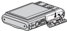 CASIO EX-Z65 - Insérez une carte mémoire dans l'appareil photo. - 2